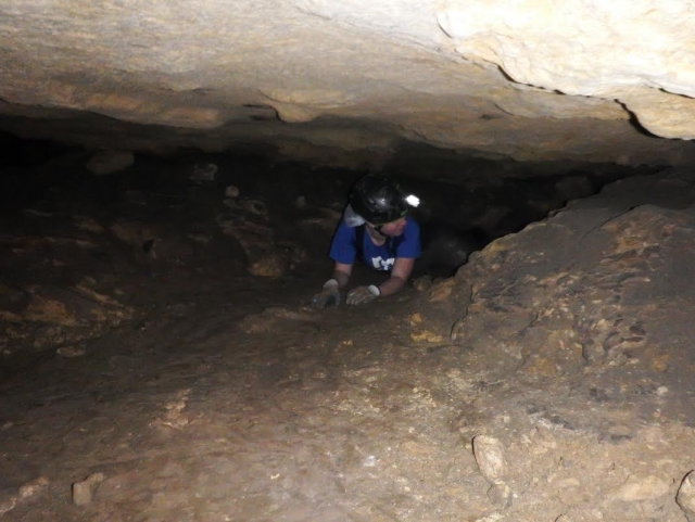  Rastejando pela caverna 